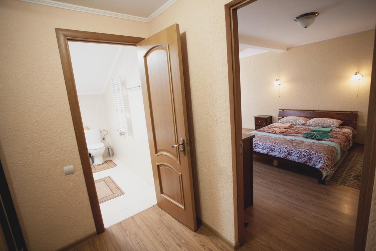 Smerichka Hotell Poljana Exteriör bild