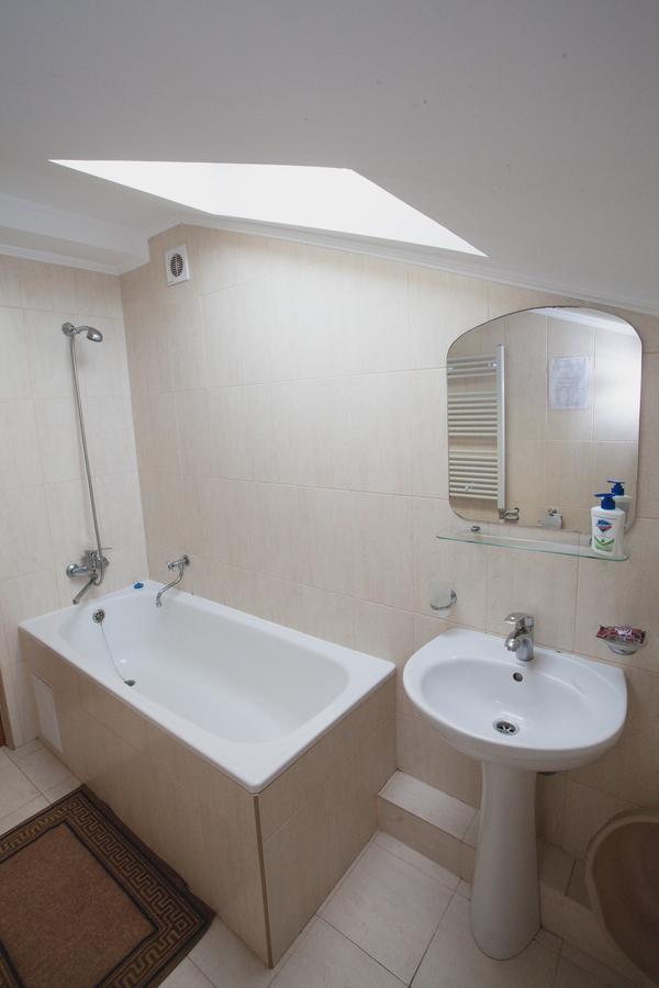 Smerichka Hotell Poljana Exteriör bild