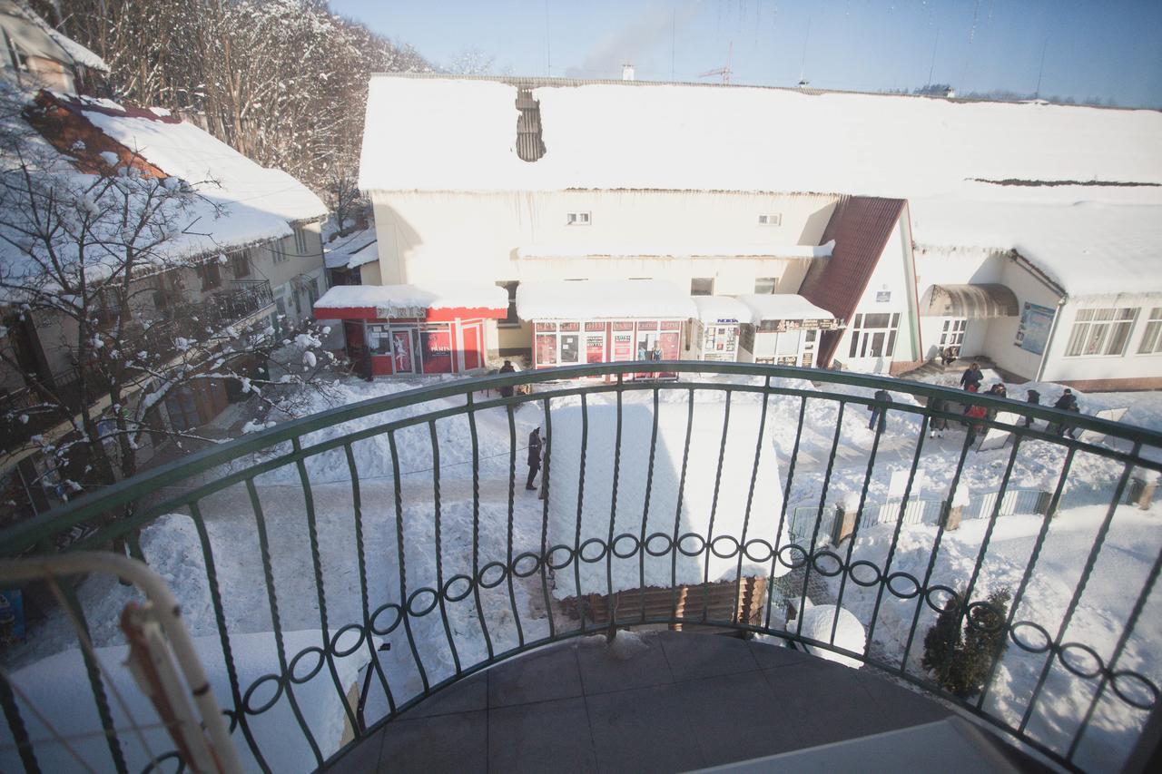 Smerichka Hotell Poljana Exteriör bild
