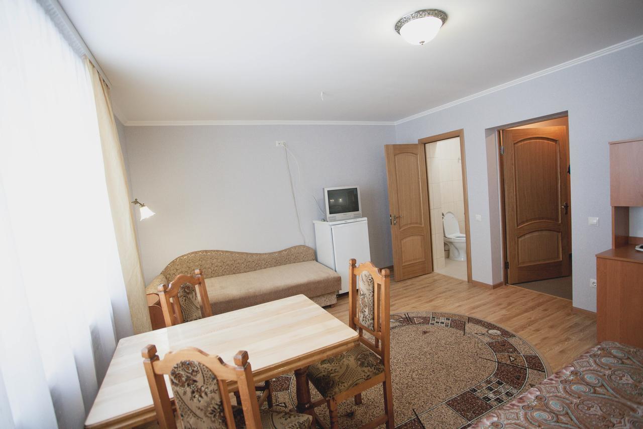 Smerichka Hotell Poljana Exteriör bild