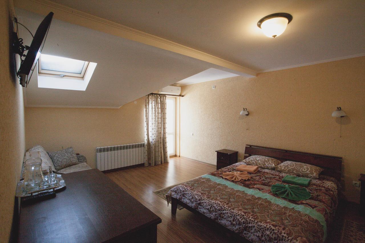 Smerichka Hotell Poljana Exteriör bild