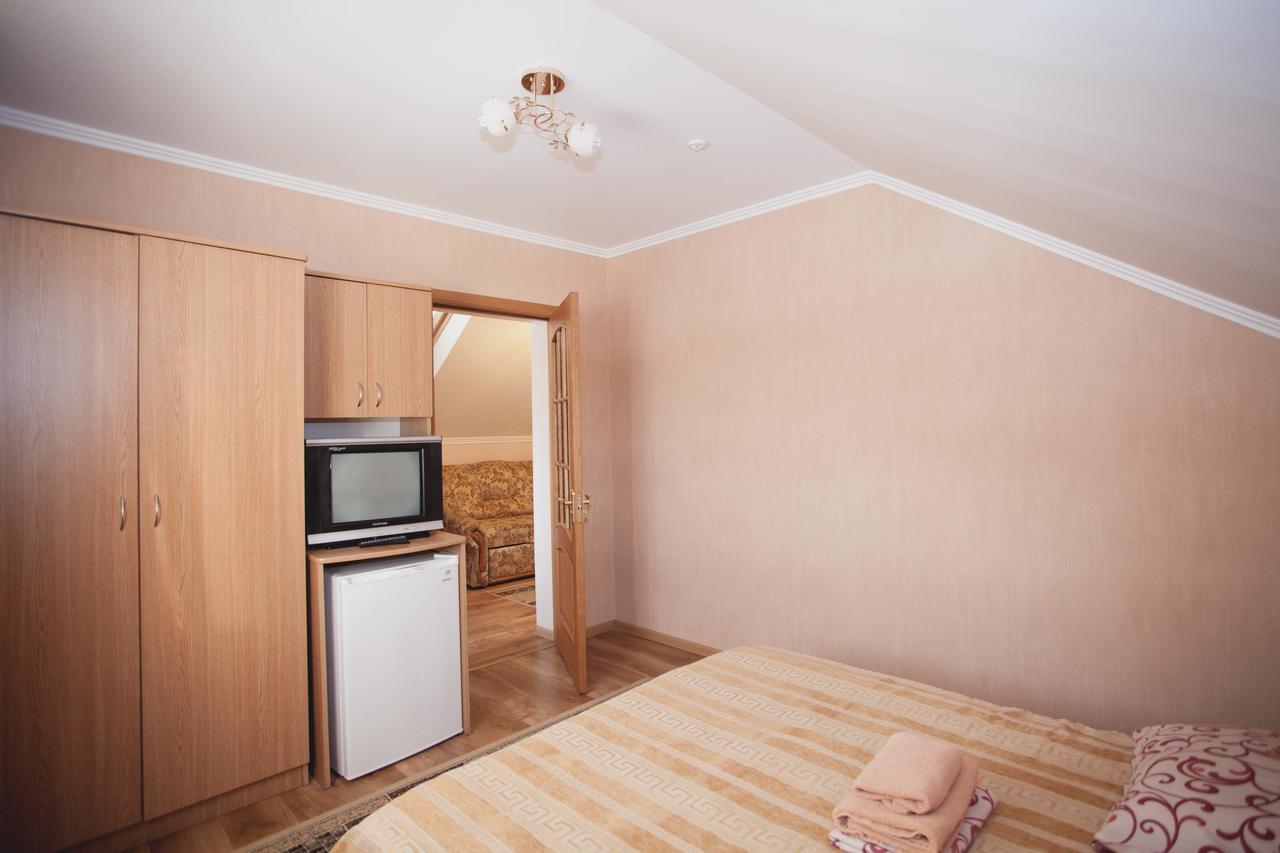 Smerichka Hotell Poljana Exteriör bild