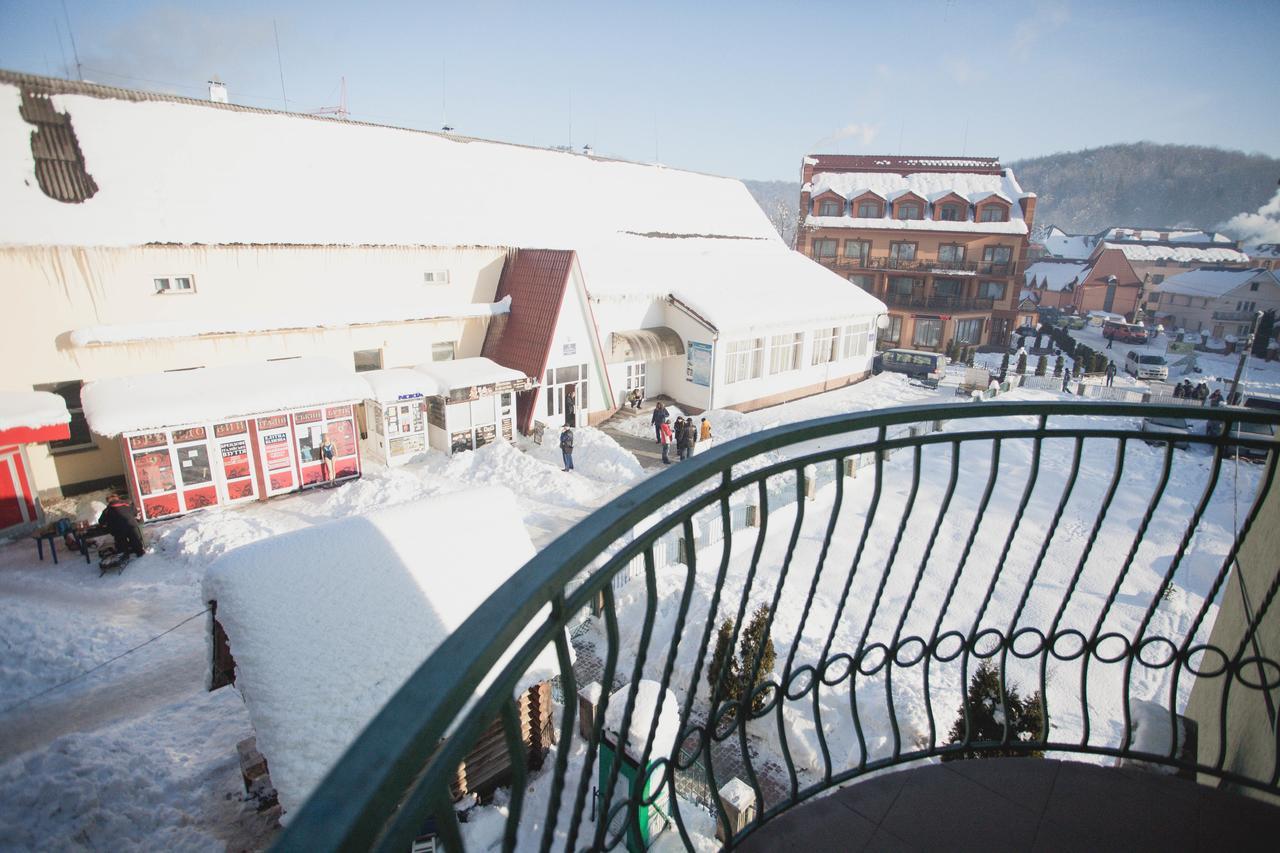 Smerichka Hotell Poljana Exteriör bild