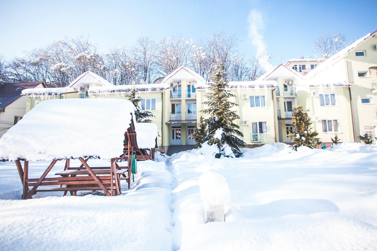 Smerichka Hotell Poljana Exteriör bild