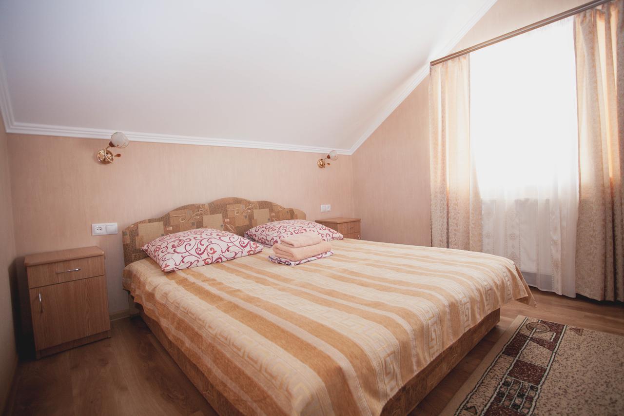 Smerichka Hotell Poljana Exteriör bild